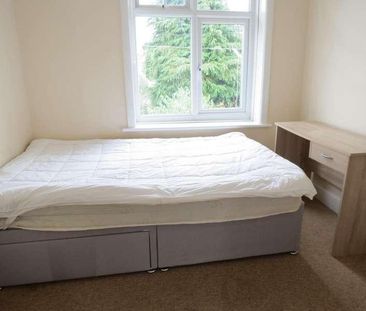 Bedroom Detached House In Winton, BH9 - Photo 3