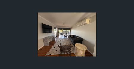 Stone throw from CBD - Photo 4