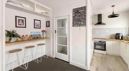 ASHBURTON, THREE BEDROOM, LOG BURNER - Photo 5