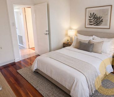 EXECUTIVE THREE BEDROOM TOWNHOUSE - Photo 2