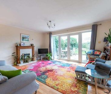 Winchilsea Crescent, West Molesey, KT8 - Photo 5