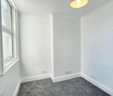 Risborough Lane, Folkestone, CT19 - Photo 4
