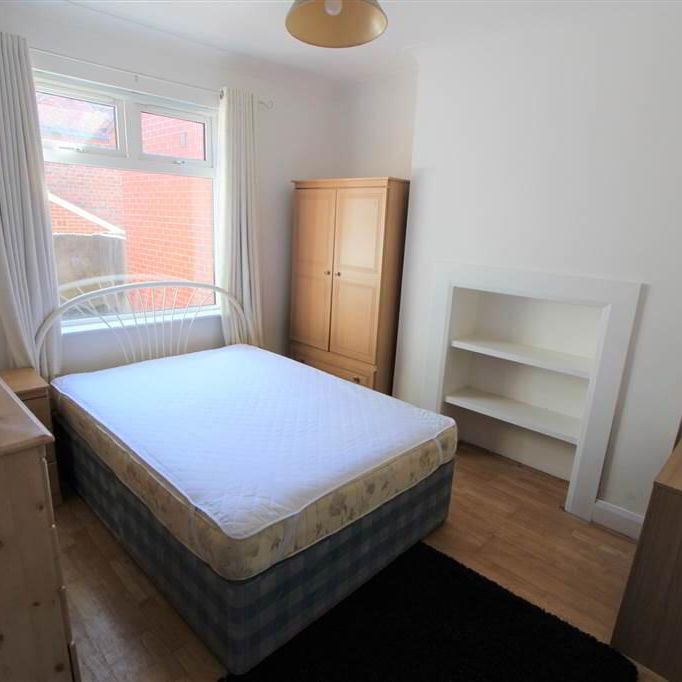 24 Strandview Street, Stranmillis, Belfast, BT9 5FF - Photo 1