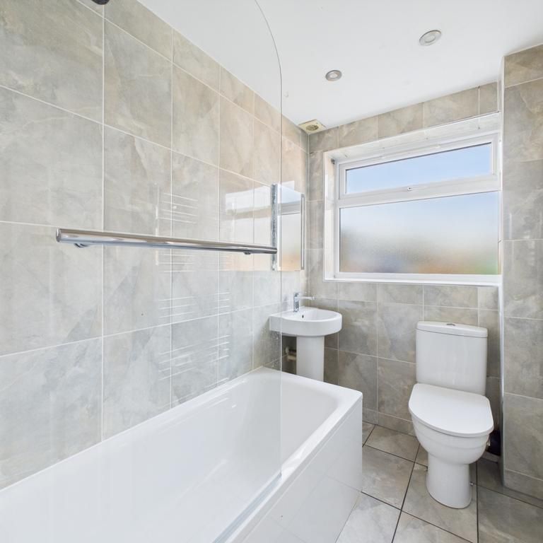 2 bedroom ground floor maisonette to rent - Photo 1