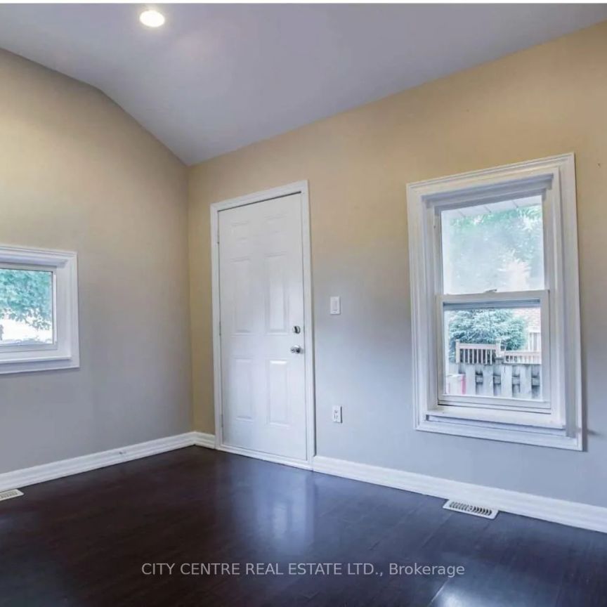 Detached Home For Lease | W9248183 - Photo 1