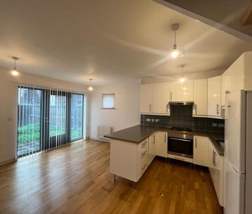 2 bedroom terraced house to rent - Photo 4