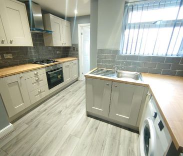 3 bedroom terraced house to rent - Photo 6