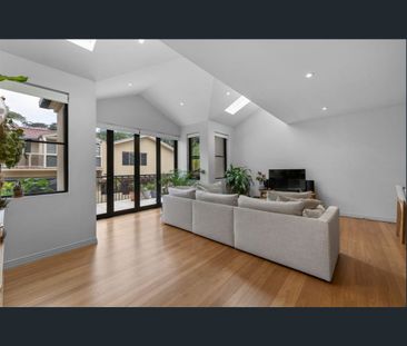 Coastal Luxury Just Steps to Cafes & Beach! - Photo 3