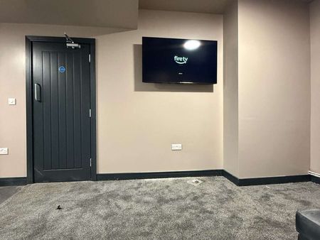 5 bedroom house share fully renovated Room 2 - Photo 2