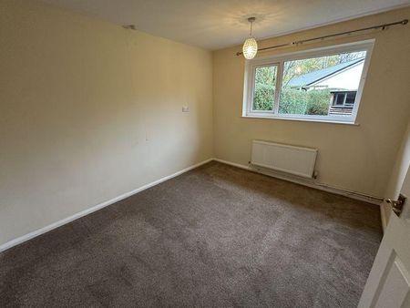 2 bedroom semi-detached bungalow to rent - Photo 3