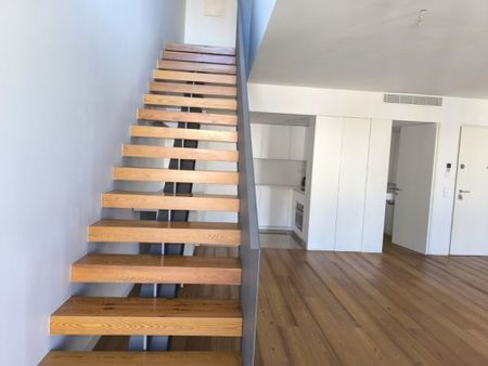 2 room luxury Duplex for rent in Lisbon, Portugal - Photo 2