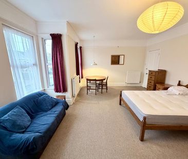 1 bedroom in a house share to rent - Photo 3