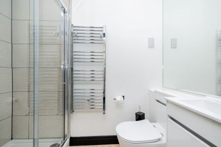 Crown House, Nuneaton, CV11 4BX - Photo 5