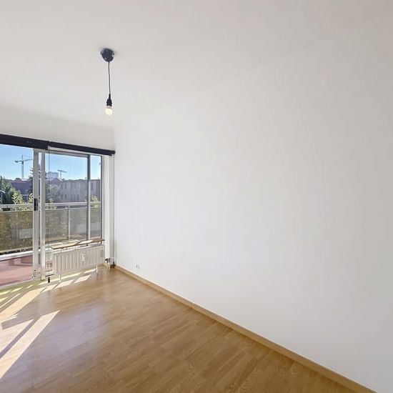 Appartement te huur - Photo 1