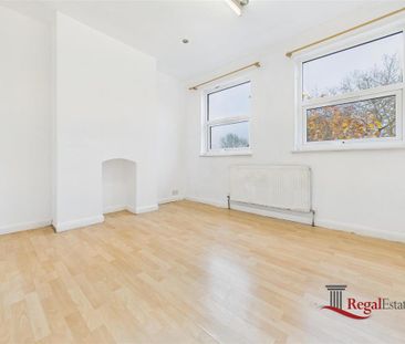 3 bedroom flat to rent - Photo 3