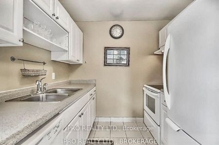 For Lease - 252 William Roe Boulevard Unit# Room 2, Newmarket, Ontario - Photo 4