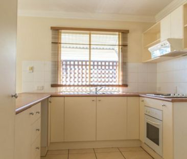 Charming Coopers Plains Family Home - Photo 2