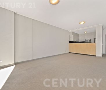 Premium One-Bedroom Apartment with Study & Stunning Harbour Views - Photo 3