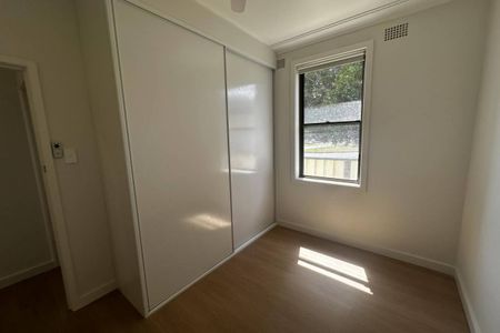 RENOVATED 3 BEDROOM HOME! - Photo 3