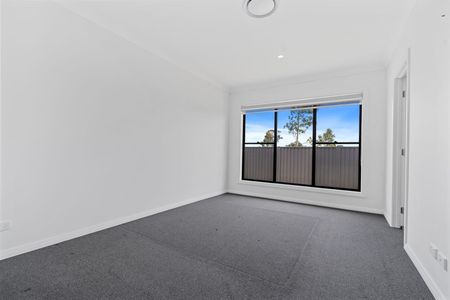 Near new 4-bedroom home in Wilton Greens - Photo 2