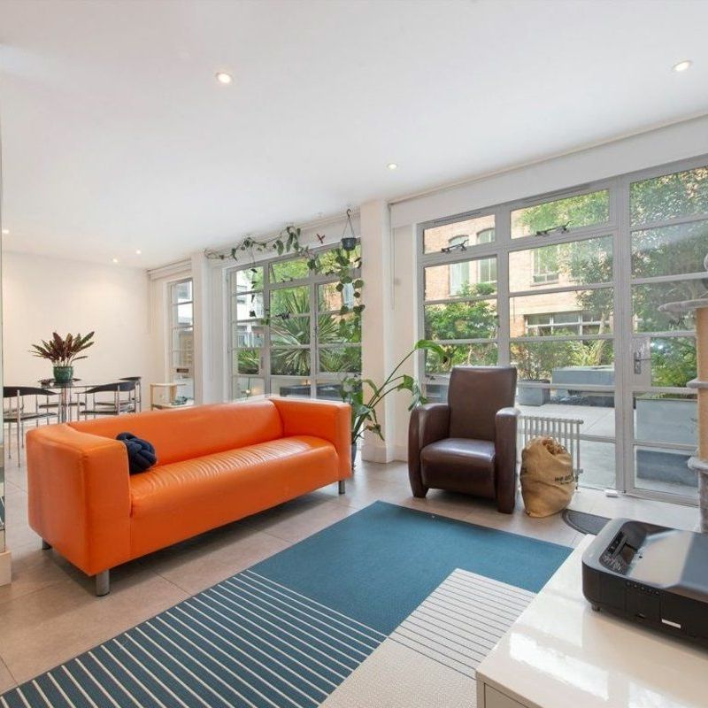 Dallington Square, Clerkenwell, EC1V - Photo 1