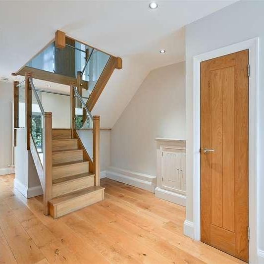 Longdown Lane North, Epsom, KT17 - Photo 1