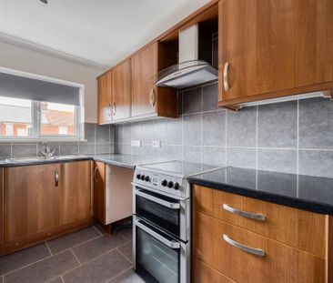 2 bedroom flat to rent - Photo 4