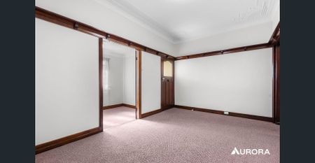 LARGE UPDATED 2 BEDROOM UNIT - Photo 5