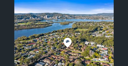 Immaculate 3 Bedroom Townhouse! - Photo 5