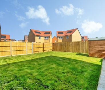 3 bedroom semi-detached house to rent - Photo 3