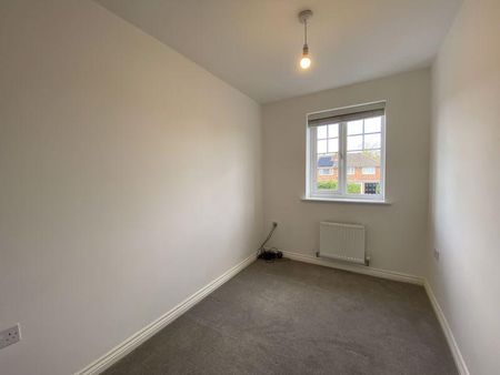 3 bedroom semi-detached house to rent - Photo 2