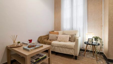 Room in a shared 7-bedroom apartment for rent in el Gòtic, bills included, perfect for professionals and students - Photo 2