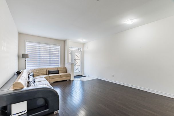 For Lease - 11 SPOKANNE Street, Brampton, Ontario - Photo 1