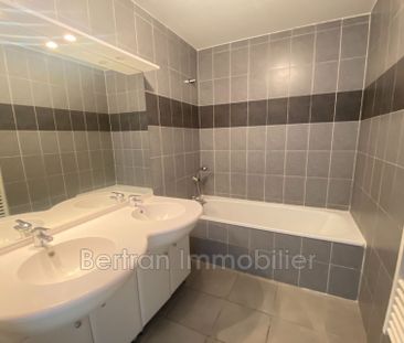 Location Appartement 4 pièces 77m² ESPIRA DE L AGLY 66600 - Photo 3