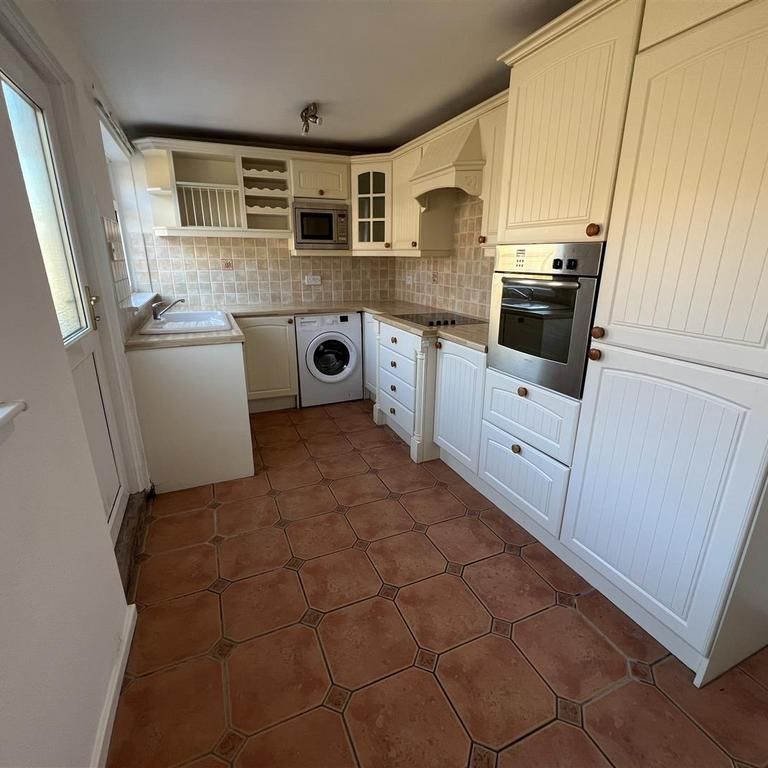 3 bedroom terraced house to rent - Photo 1