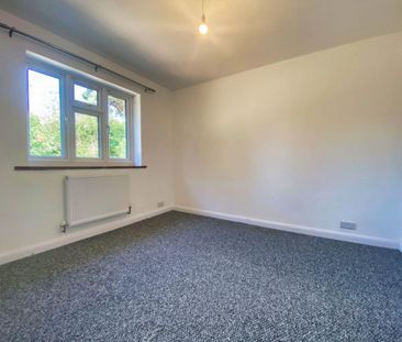 4 bedroom semi-detached house to rent - Photo 4