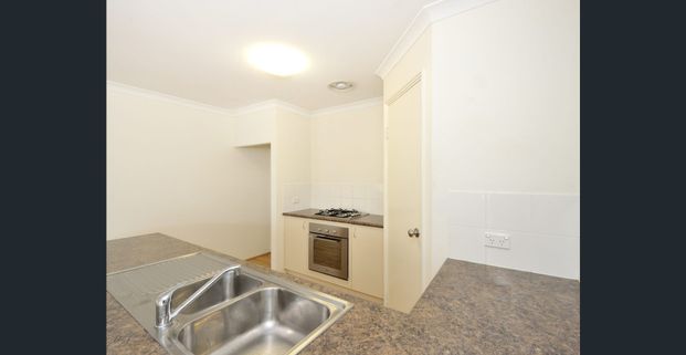 BALDIVIS - 3 X 2 READY TO MOVE IN - Photo 1
