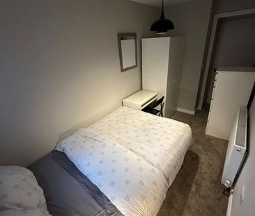 Room 2, 95 Enfield St, Belfast, BT13 3DJ - Photo 3