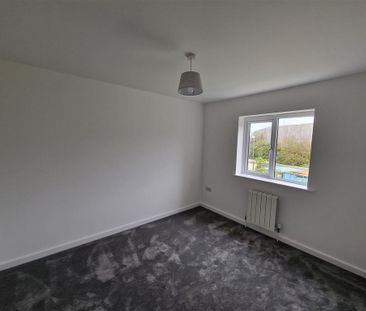5 bedroom detached house to rent - Photo 4