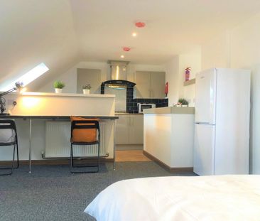 Studio to rent - Photo 2