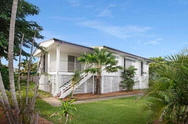 Spacious & Welcoming Family Home - Photo 1