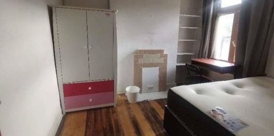 Room in a Shared House, London, E15 - Photo 3