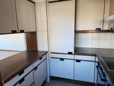 APPARTEMENT 4 PIECES CENTRE VILLE ET ASCENSEUR UN LOYER NET OFFERT ! - Photo 5