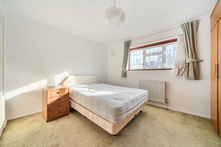 2 bedroom end of terrace house to rent - Photo 4
