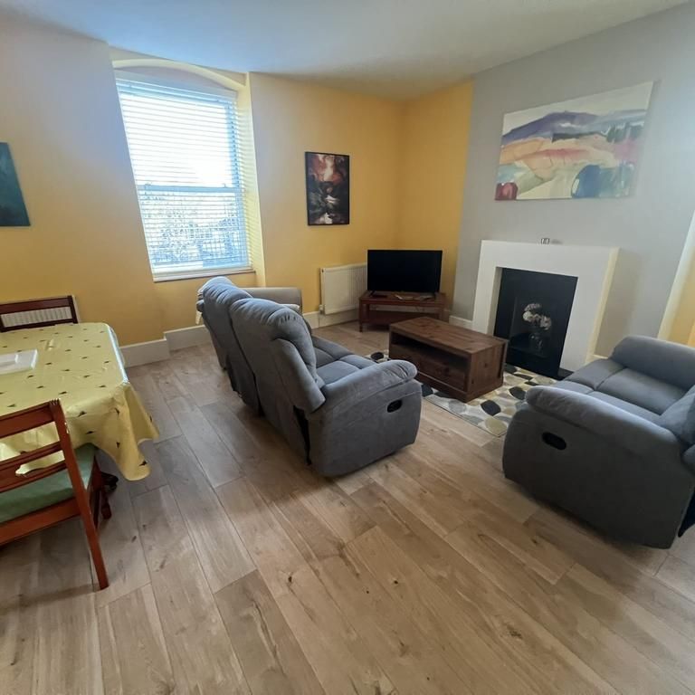 2 bedroom flat to rent - Photo 1