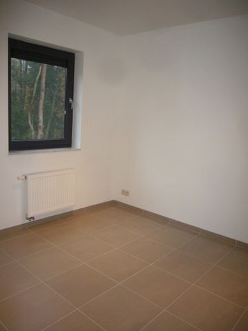 Ruim appartement met 2 slpk, bureel/dressing, autostaanplaats, kelder en mooi terras met prachtig uitzicht - Foto 4