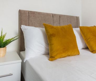 3 bedroom flat to rent - Photo 3