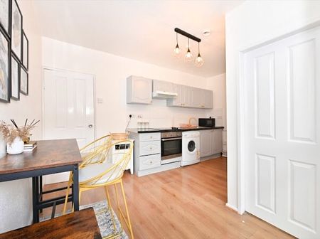 Room in a Shared Flat, Tildesley Road, SW15 - Photo 5