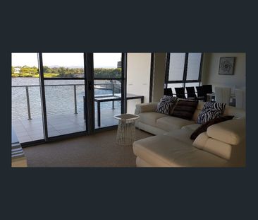 BEAUTIFULLY FURNISHED 2-BEDROOM HOME WITH AN AMAZING WATER VIEW - Photo 3