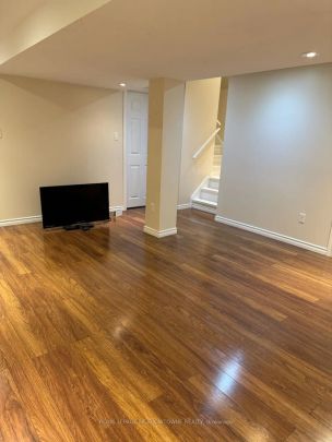 Detached Home For Lease | W9237250 - Photo 1